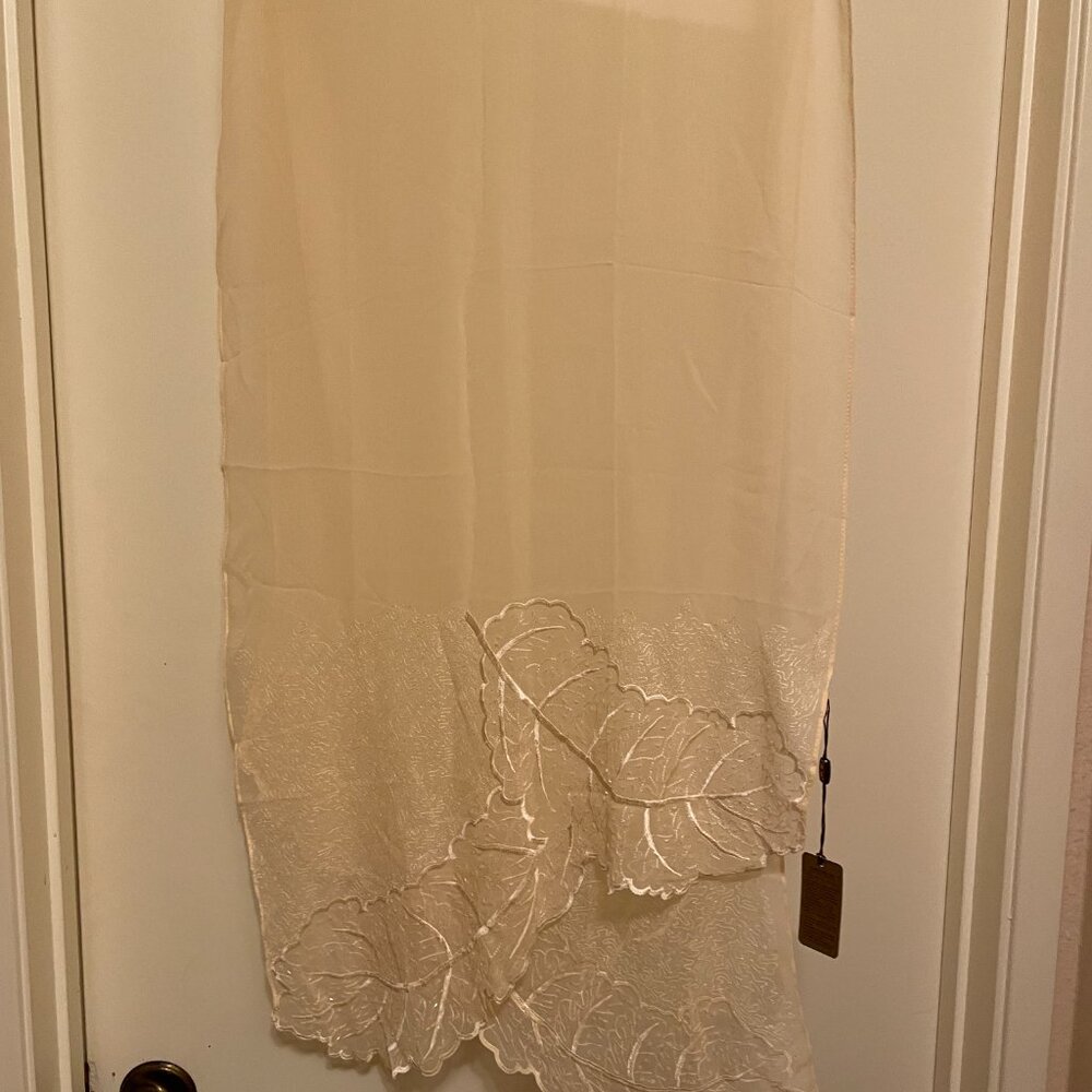 Xin Yuan Silk Scarf